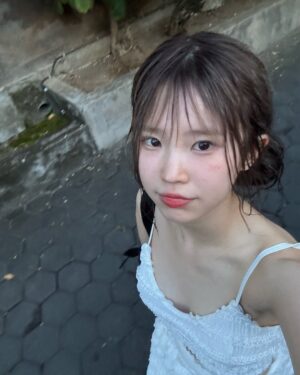 Song Ha-young Instagram - 