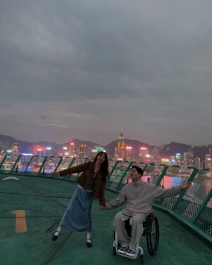 Song Ji-eun Instagram - 같이 있으면 아이처럼 꺄르르 웃게 되는 사람들과 홍콩에서 인생의 소중한 한 페이지를 채우고 돌아왔어요🌷💫오늘이라는 선물 속에서 또 한 번 행복을 담아갑니다🙏🏻🎁🎀