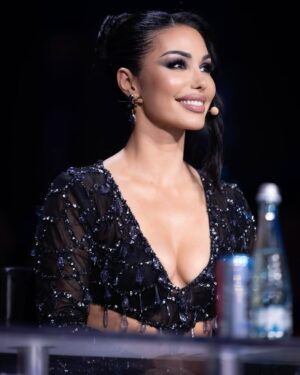 Soni Malaj Instagram - Living life on the bright side ✨
#xfactor #liveshow #judge 
#mua @ela.pera 
#hair @makeupbysuelacangu @edlira_lulja 
#dress @mimoza_kadriaj 
@klevjan_hoxha_photography