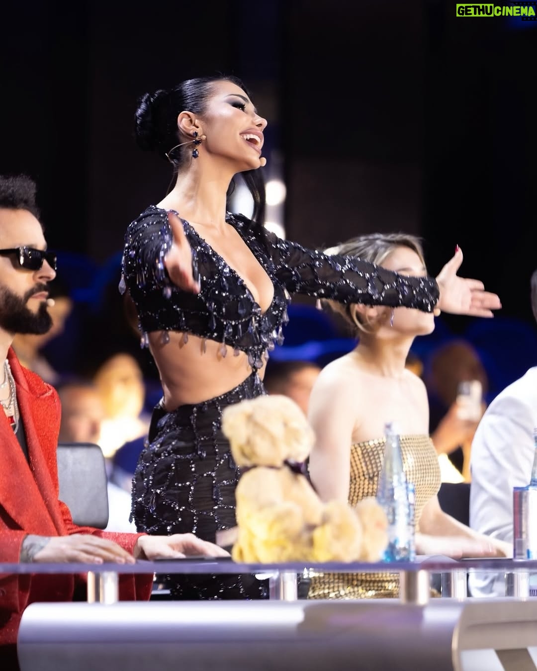 Soni Malaj - 3 Likes - Living life on the bright side ✨
#xfactor #liveshow #judge
#mua @ela.pera
#hair @makeupbysuelacangu @edlira_lulja
#dress @mimoza_kadriaj
@klevjan_hoxha_photography