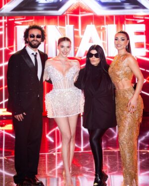 Soni Malaj Instagram - X factor Albania Grand Finale ✨
#mua @ela.pera 
#hair @makeupbysuelacangu 
#dress @mimoza_kadriaj
@klevjan_hoxha_photography