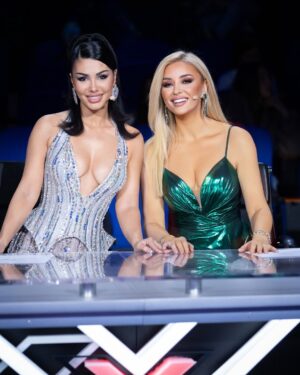 Soni Malaj Instagram - Ajo inspiron me cdo prezence te saj ne skene,ajo eshte diferenca @alketavejsiu ❤️
@xfactor.albania #liveshow