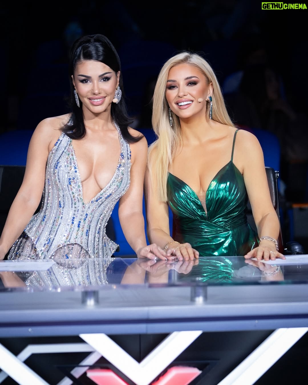 Soni Malaj - 3 Likes - Ajo inspiron me cdo prezence te saj ne skene,ajo eshte diferenca @alketavejsiu ❤️
@xfactor.albania #liveshow