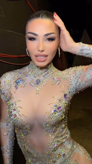 Soni Malaj Instagram - Pa lamtumire …. #newsong 
#linkinbio 
#mua @ela.pera 
#hair @makeupbysuelacangu