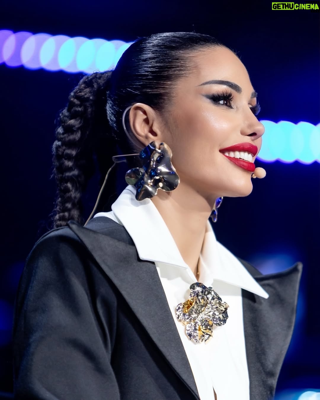 Soni Malaj - 3 Likes - Vazhdojme me shndrite ✨ne @xfactor.albania
#liveshow #judge #xfactor
#mua @ela.pera
#hair @makeupbysuelacangu @edlira_lulja
#designer @mimoza_kadriaj
@klevjan_hoxha_photography