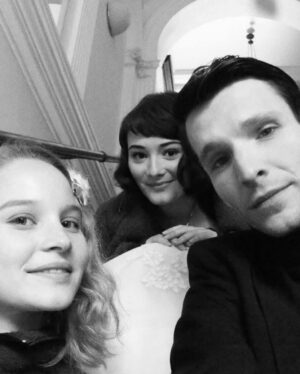 Sonja Gerhardt Instagram - Monika in Vorbereitung, the Family, die Tanzschule und wir vor 10 Jahren
Ich liebs und will es niemals missen! Liebe geht raus an alle ❤️