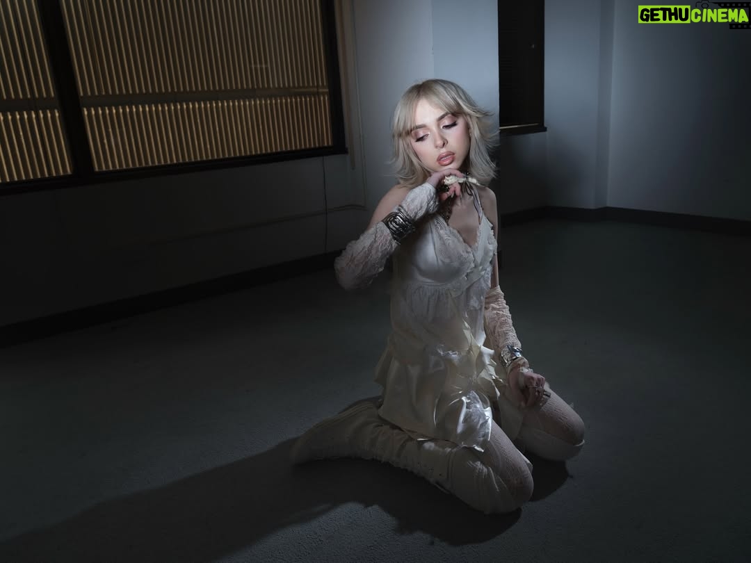 Sophie Luborsky - 8.4K Likes - in bio