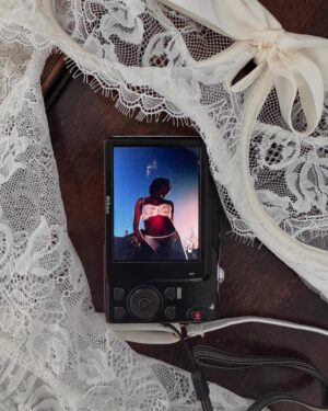 Soraia Tavares Instagram - the spring after the storm 🌸 🍊 
@intimissimi 

#intimissimi #fashioncorsetry #intimissimigirls