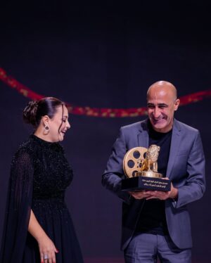 Souhila Mallem Instagram - عشنا الفن السابع لأيام مع الحباب ما بين أفلام ، مناقشات ، لقاءات تخص السينما عامة و السينما الجزائرية خاصة من قاعات الباهية وهران 
ها هي العائلة السينمائية تودع مهرجان وهران الدولي للفيلم العربي ، فخورة بكل واحد شارك في نجاح الدورة الثانية عشر 
شكر خاص لوزيرة الثقافة الدكتورة صورية مولوجي و محافظ المهرجان الفنان عبد القادر جريو على اعادة احياء مهرجان عزيز على قلوبنا 🇩🇿
الجمهور الوهراني الرائع نلتقي السنة القادمة 🎞️ 
نبغيكم ❤️ 
@oranfestivaldz 🎬
@fouzichekroun @feemina_robes 💃
@salon_mariloussa💄
@barbaric.studios 🛠️
@keeponrizing ✊🏽
#souhilamallem #Oran