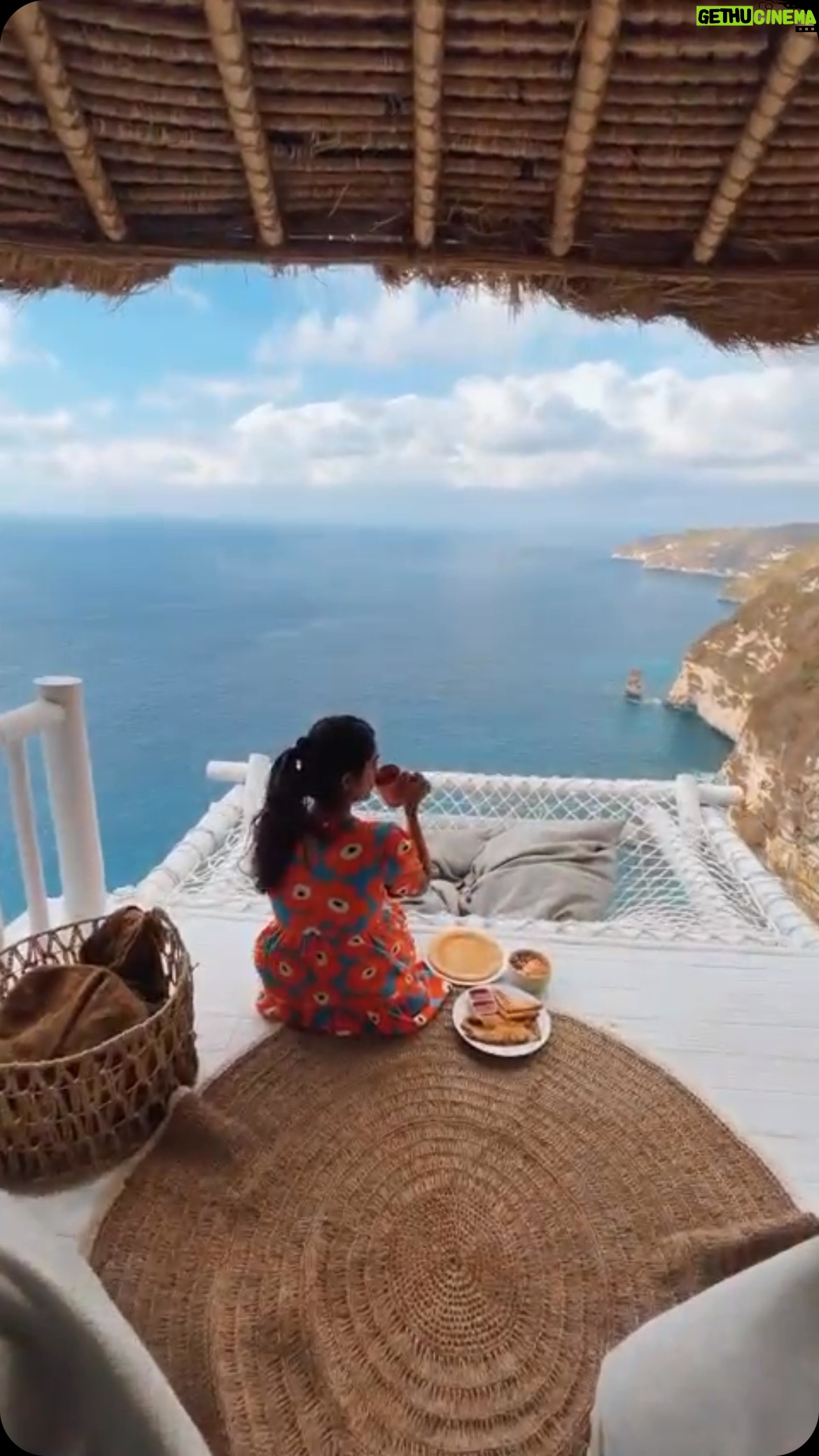 Sowkya Reddy - 194 Likes - Starting the day with this breathtaking cliff view😍 truly a once-in-a-lifetime experience! ✨
📍 Nusa Penida
🏕️ Cliffs Edge @tropicalglamping
📷 @sowkya.reddy
#bali #nusapenida #glamping #balilife #balibucketlist #beautifulhotels #airbnb #stayinbali #balitrip #paradise #heavenonearth