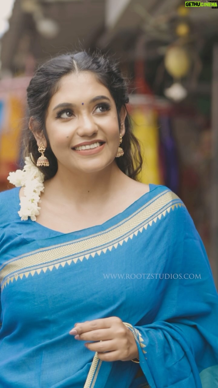 Sruthi Shanmuga Priya - 59.8K Likes - A casual evening stroll around the streets of Mylapore 🩵💙
Captured by : @rootzstudios
Makeover : @kalaiartistry
Hairdo : @jenifer_hair_stylist_official