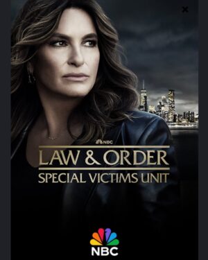Stacey Farber Instagram - Dun-dun! Performing on “Law & Order” is—still, 26 seasons later—widely recognized as a rite of passage for any New York actor, and I’m honored to be doing it now. Especially on “SVU”, which I’m told is the longest running primetime live-action series on American TV.  Iconic! I’d dreamt of playing one of two opposing characters in L&O’s courtroom: a victim delivering a [very poignant!] testimony OR a psychopathic criminal outed through a [very shocking!] plot twist. Tomorrow, I play the bigger role I’d never dared to consider; a part that aligns so gratifyingly with who I am offscreen: the inexhaustible, lone wolf PROSECUTOR. 🙌🏻🗽🦅⚖️🎬 Catch my episode, “Accomplice Liability”, at 9pm ET on NBC and know I was fulfilled creatively making it. ❤️ #lawandorder #svu @nbclawandorder @nbc