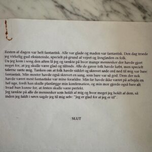 Stephania Potalivo Instagram - Kæmpe tillykke til alle konfirmander derude og alle kommende ❤️ Jeg husker tydeligt hvor stor en dag det var! Skrev faktisk en stil om hvor meget den betød for mig. 
Swipe og se en lille bid fra den på næste billede. Hvis man var i tvivl, så elskede jeg allerede dengang opmærksomhed 😂🙈 #migmigmig