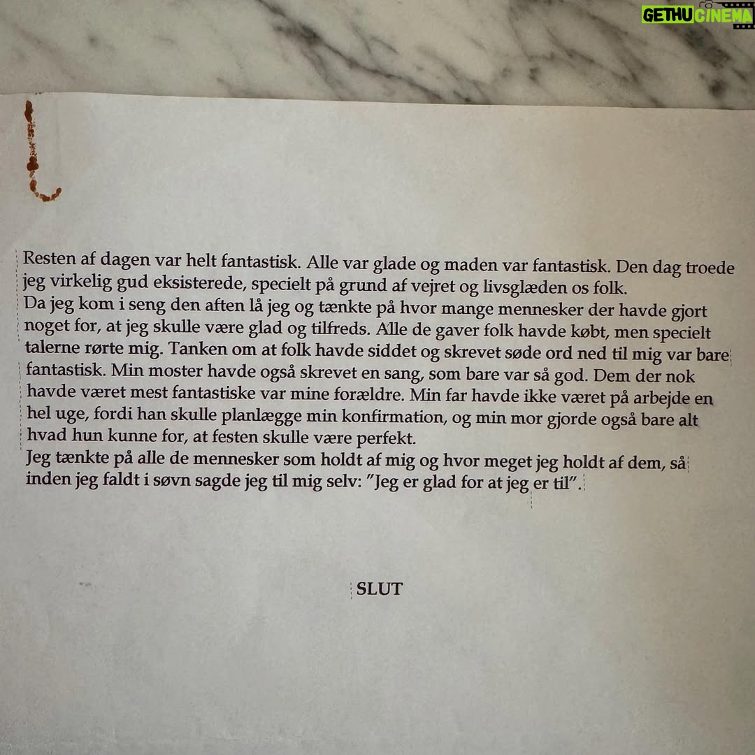 Stephania Potalivo - 22K Likes - Kæmpe tillykke til alle konfirmander derude og alle kommende ❤️ Jeg husker tydeligt hvor stor en dag det var! Skrev faktisk en stil om hvor meget den betød for mig.
Swipe og se en lille bid fra den på næste billede. Hvis man var i tvivl, så elskede jeg allerede dengang opmærksomhed 😂🙈 #migmigmig