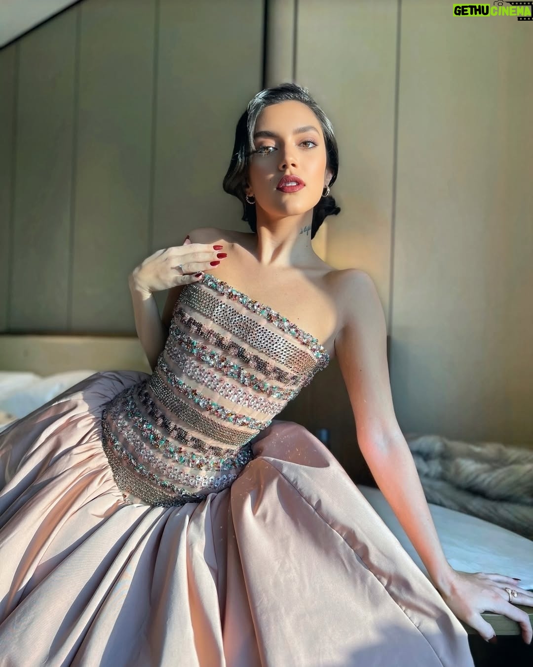 Stephanie Atala - 100K Likes - In my pink dreams š in Riyadh; ready for the lavender carpet of the prestigious @joyawards tonight.
ā¢
āJoy does not simply happen to us. We have to choose joy and keep choosing it every day.ā ā Henri J.M. Nouwen. #joyawards #riyadh #stephanieatala #Ų³ŲŖŁŁŲ§ŁŁ_Ų¹Ų·Ų§ŁŁŁ #riyadhseason
My look details:
Styling @styledbyibra
Dress @ramikadi
Jewelry @bvlgari
Makeup @mayayammine @tonytannouss
Hair @joe_al_alam
ā¢
#lavieenrose