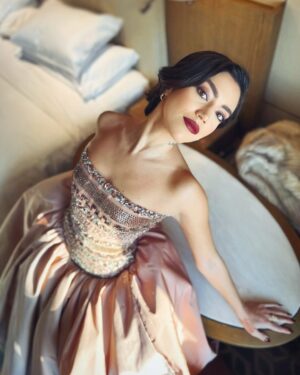Stephanie Atala Instagram - In my pink dreams 💕 in Riyadh; ready for the lavender carpet of the prestigious @joyawards tonight. 
•
“Joy does not simply happen to us. We have to choose joy and keep choosing it every day.” – Henri J.M. Nouwen.  #joyawards #riyadh #stephanieatala #ستيفاني_عطالله #riyadhseason 
My look details:
Styling @styledbyibra 
Dress @ramikadi 
Jewelry @bvlgari 
Makeup @mayayammine @tonytannouss 
Hair @joe_al_alam 
•
#lavieenrose
