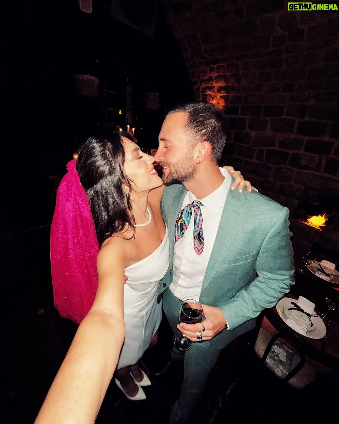 Stephanie Atala - 107.6K Likes - Ų§ŁŲŖ Ų§ŁŲ£ŁŁŲ§Ł
ŁŲ§ŁŁ
ŁŲ³ŁŁŁ ŁŲ§ŁŲ§ŁŁŲ§Ł
ŲØŁŁ ŲÆŁŁŁŲ©. Ų§ŁŲŖ ŁŁŁ Ų§ŁŲ§Ų“ŁŲ§ Ų§ŁŁŁ ŲØŲÆŁ Ų§ŁŲ§ŁŲ§ Ł
Ł ŁŲ§ŁŲÆŁŁŲ§ ŁŁŁŲ§ ŁŁŁŲ·Ų© Ų¹ŁŁ Ų§ŁŲ³Ų·Ų±.
From the moment I first saw you I knew my life wouldnāt be the same. I never want to spend a day without seeing you or hearing your voice. I never really believed in unconditional love before you. I am so happy to have said yes to a life with my best friend. This song is everything we feel for each other and also, for everyone who believes in love. May your days be filled with love and laughter. Thank you for celebrating our love with us. We got engaged š
ā¢
#masrefahlam #engaged #shesaidyes (obviously) #SheAlsoHadAFullGlutenFreeCakeForHerself #love #bestfriends #nowthenAndAfter #mate š¤
#stephanieatala #zef #Ų³ŲŖŁŁŲ§ŁŁ_Ų¹Ų·Ų§ŁŁŁ #Ų²Ų§Ł #ŲŲØ #Ų®Ų·ŁŲØŁ
ā¢
Stephās look:
Dress @esposagroup
Shoes @seaside_avenue
Flashy pink headpiece god knows where she found that. š°š» but she loves it. #bye š
ā¢
You can listen to Masref Ahlam on all platforms šµ