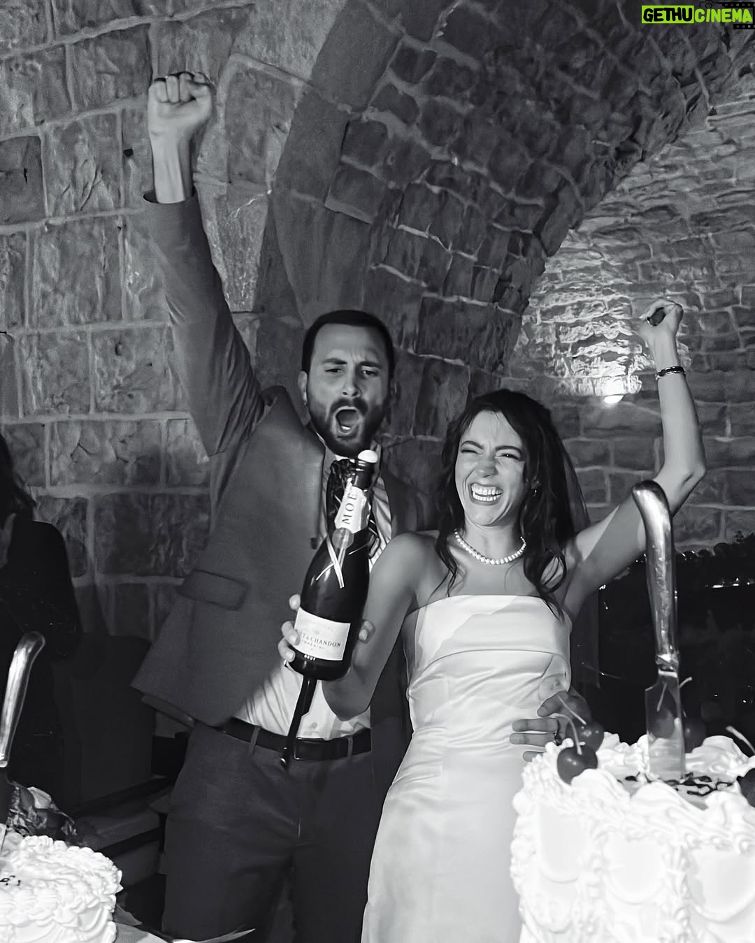 Stephanie Atala - 107.6K Likes - Ų§ŁŲŖ Ų§ŁŲ£ŁŁŲ§Ł
ŁŲ§ŁŁ
ŁŲ³ŁŁŁ ŁŲ§ŁŲ§ŁŁŲ§Ł
ŲØŁŁ ŲÆŁŁŁŲ©. Ų§ŁŲŖ ŁŁŁ Ų§ŁŲ§Ų“ŁŲ§ Ų§ŁŁŁ ŲØŲÆŁ Ų§ŁŲ§ŁŲ§ Ł
Ł ŁŲ§ŁŲÆŁŁŲ§ ŁŁŁŲ§ ŁŁŁŲ·Ų© Ų¹ŁŁ Ų§ŁŲ³Ų·Ų±.
From the moment I first saw you I knew my life wouldnāt be the same. I never want to spend a day without seeing you or hearing your voice. I never really believed in unconditional love before you. I am so happy to have said yes to a life with my best friend. This song is everything we feel for each other and also, for everyone who believes in love. May your days be filled with love and laughter. Thank you for celebrating our love with us. We got engaged š
ā¢
#masrefahlam #engaged #shesaidyes (obviously) #SheAlsoHadAFullGlutenFreeCakeForHerself #love #bestfriends #nowthenAndAfter #mate š¤
#stephanieatala #zef #Ų³ŲŖŁŁŲ§ŁŁ_Ų¹Ų·Ų§ŁŁŁ #Ų²Ų§Ł #ŲŲØ #Ų®Ų·ŁŲØŁ
ā¢
Stephās look:
Dress @esposagroup
Shoes @seaside_avenue
Flashy pink headpiece god knows where she found that. š°š» but she loves it. #bye š
ā¢
You can listen to Masref Ahlam on all platforms šµ