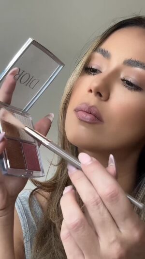 Stephanie Herela Instagram - Get ready with me ❤️💄#grwmreels #reels #makeup #hairstyle
