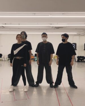 Stephy Tang Lai-Yan Instagram - 關於風火輪🌀🌀🌀
其實本來係設計轉一個圈，但皆因我跌低之後嗰種要成功嘅倔強力量更加強，所以我好快起返身之後就成功左😄
魔鬼排舞師 @kenya_boya 就決定唔放過我，要我練轉兩個圈🤪
Ok challenge accepted👍🏻
咁當然之後都唔係馬上就學識啦，都試咗三次㗎😌
仲用咗一d時間嚟克服一落地就要即刻唱跳心急人上，係真心有d暈嘅，方向感差少少的話邊度係前面都唔知呀😆