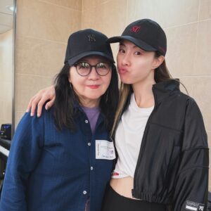 Stephy Tang Lai-Yan Instagram - 人生匆匆有很多不同的過客
所以我們要珍惜一直陪伴在身邊的人
還有無條件支持與幫助你的人
更要珍惜同樣珍惜你的人☺️
感恩所有的陪伴與幫助❤️ 
感恩我的老師們幫助我讓我成為更好的自己🙏🏻

☺️Vocal coach : Christine Samson @chrissamhk 

😙Performance Coach: Yoroko Chan @yorokochan

🥰 @stephyfantasia 

😍 @ngk @angela__au @mikiyeung @elaineho422 @gloriasychan @dr.harttherapy 

😌Personal trainers : @michaellius @befit247.happyvalley (圖6見肌肉😌）

大會攝影：
Catherine @locatherine112

後台攝影師：
Tammy Wong @tamarart

最後還想特別鳴謝 @hinscheung 
除左佢隻碗每晚都陪我show前食飽飽之外😆
這次他給了我很多的支持， 還分享了很多他的經驗給我，
多謝你🥰