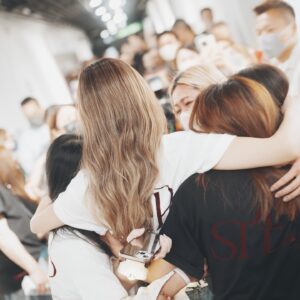 Stephy Tang Lai-Yan Instagram - 人生匆匆有很多不同的過客
所以我們要珍惜一直陪伴在身邊的人
還有無條件支持與幫助你的人
更要珍惜同樣珍惜你的人☺️
感恩所有的陪伴與幫助❤️ 
感恩我的老師們幫助我讓我成為更好的自己🙏🏻

☺️Vocal coach : Christine Samson @chrissamhk 

😙Performance Coach: Yoroko Chan @yorokochan

🥰 @stephyfantasia 

😍 @ngk @angela__au @mikiyeung @elaineho422 @gloriasychan @dr.harttherapy 

😌Personal trainers : @michaellius @befit247.happyvalley (圖6見肌肉😌）

大會攝影：
Catherine @locatherine112

後台攝影師：
Tammy Wong @tamarart

最後還想特別鳴謝 @hinscheung 
除左佢隻碗每晚都陪我show前食飽飽之外😆
這次他給了我很多的支持， 還分享了很多他的經驗給我，
多謝你🥰