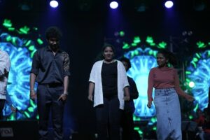 Suba Priya Arasarathinam Instagram - Life is better when you dance ♥️ #spamming #rjsubaa #riseason2 #concert