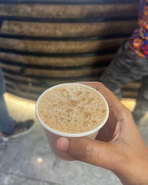 Suba Priya Arasarathinam Instagram - The joy you get from simple things are ✨
🧿

#sunday #happyday #rjsubaa #annan #santhosh #brookesfields #coimbatore #lilthingsmatter #suryanfm #tomtailor