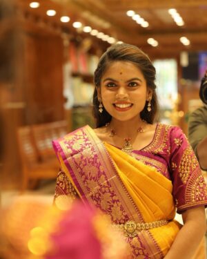 Suba Priya Arasarathinam Instagram - Naan undhan naaannoooo?! ♥️