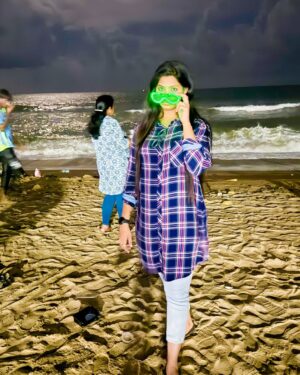 SubhaLakshmi R Instagram - 🫶🏻Chennai 📝Diaries✨

#2025#march#chennai#besantnagar#beach🌊#happyme#memories#subinairr#naturephotography#iphone#fyp @subi_nairr