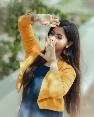 SubhaLakshmi R Instagram - yellow💛🔐 

#insta#photo#yellow#love#instalike