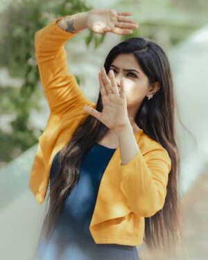 SubhaLakshmi R Instagram - yellow💛🔐 

#insta#photo#yellow#love#instalike