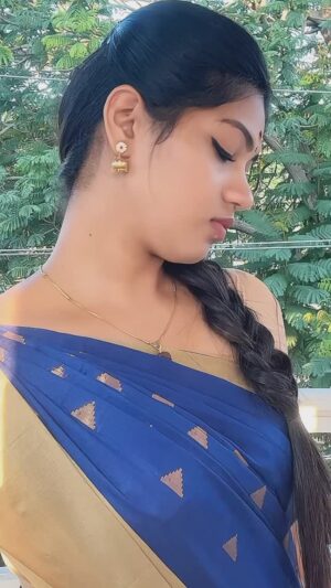 SubhaLakshmi R Instagram - 😌

#tamilsong#oldsongs#movie#90svintage#reels#melody#mallugram#subinairr#fyp#instagood#like#reelkarofeelkaro @subi_nairr