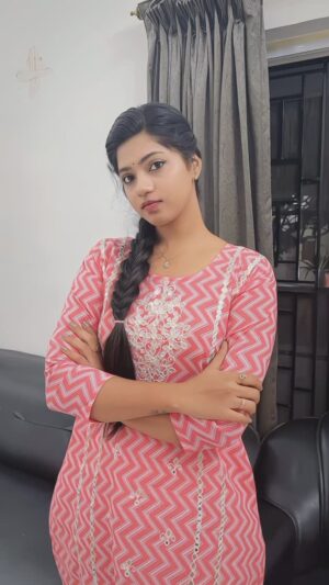 SubhaLakshmi R Instagram - 😅 Work tym Reels😜

#homely#girl#look#simpleme#instareels#subinairr#fyp#trending @subi_nairr