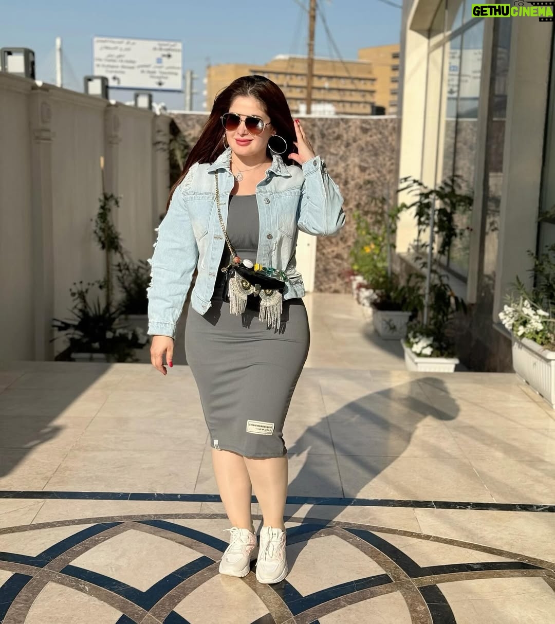 Sulaf Jalil - 58.7K Likes - الانثى مخلوق نصها عاطفه ونصها الثاني عاصفه فلا تزعج العواطف حتى لاطيرك العواصف😉