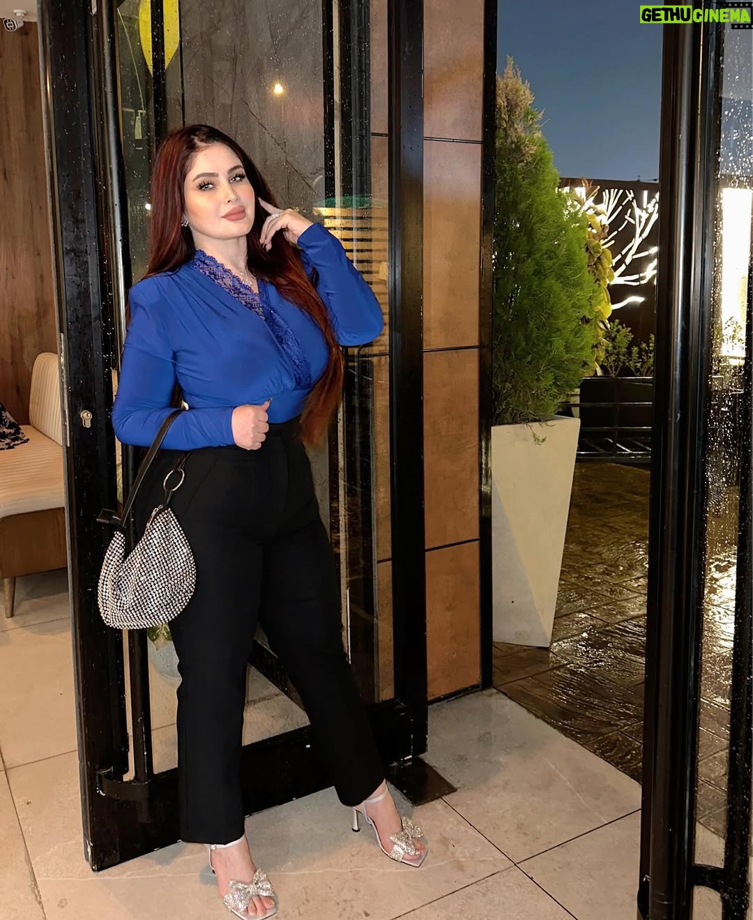 Sulaf Jalil - 68.6K Likes - الشيء الوحيد الذي إذا تمسكت به في هذه الحياة لن يتركك😂 هو سلك كهربائي قوتة380ڤولت 🤣🤣