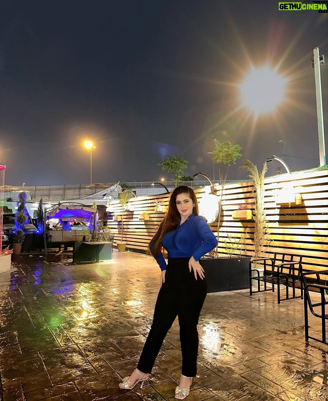 Sulaf Jalil - 68.6K Likes - الشيء الوحيد الذي إذا تمسكت به في هذه الحياة لن يتركك😂 هو سلك كهربائي قوتة380ڤولت 🤣🤣