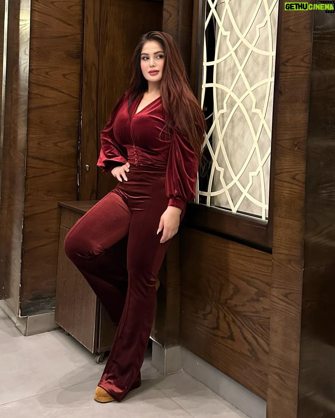Sulaf Jalil - 104.9K Likes - هل شخصية المرأة القوية تأثر على المجتمع واكثر شخصية تحبوها بالمرأة القوية لو العاطفيه النرجسية ؟