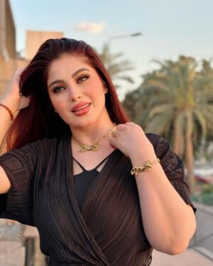 Sulaf Jalil Instagram - منو يحب برشلونة🤭ومنو يحب ريال مدريد 🤭
بس لاتتعاركون بتعليقات فدوه🥺 شنو تتوقعون المن احب اني🤫