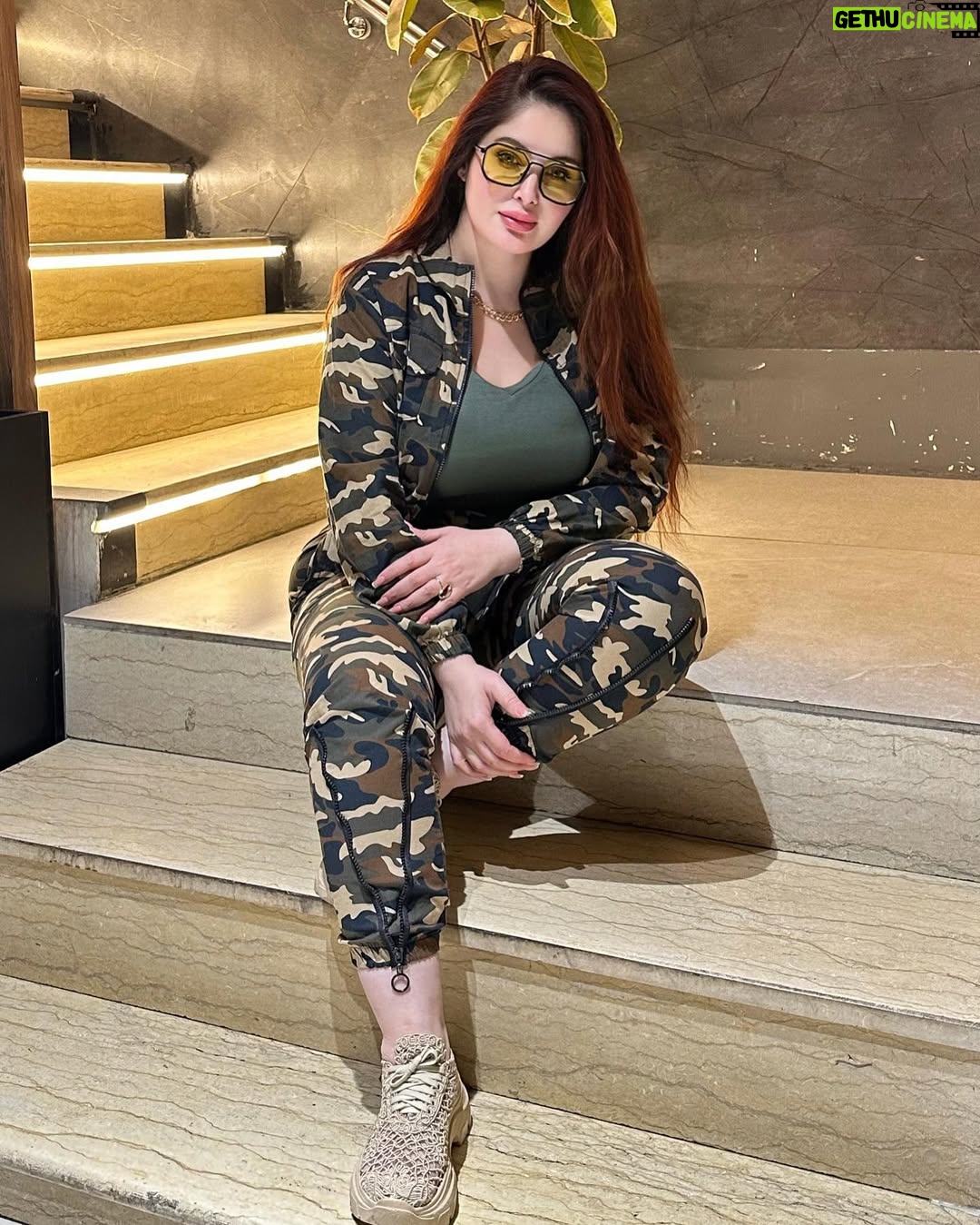 Sulaf Jalil - 75.6K Likes - تردون تشوفون الملائكة☺️
اعملو خطأ واحد كدام الناس وراح تشوفون الملائكة😉