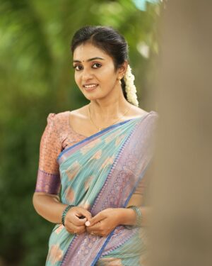 Sunitha Srinivasan Instagram - 🫣

#sunithasrinivasan #zeetamil #annaserial #fyp