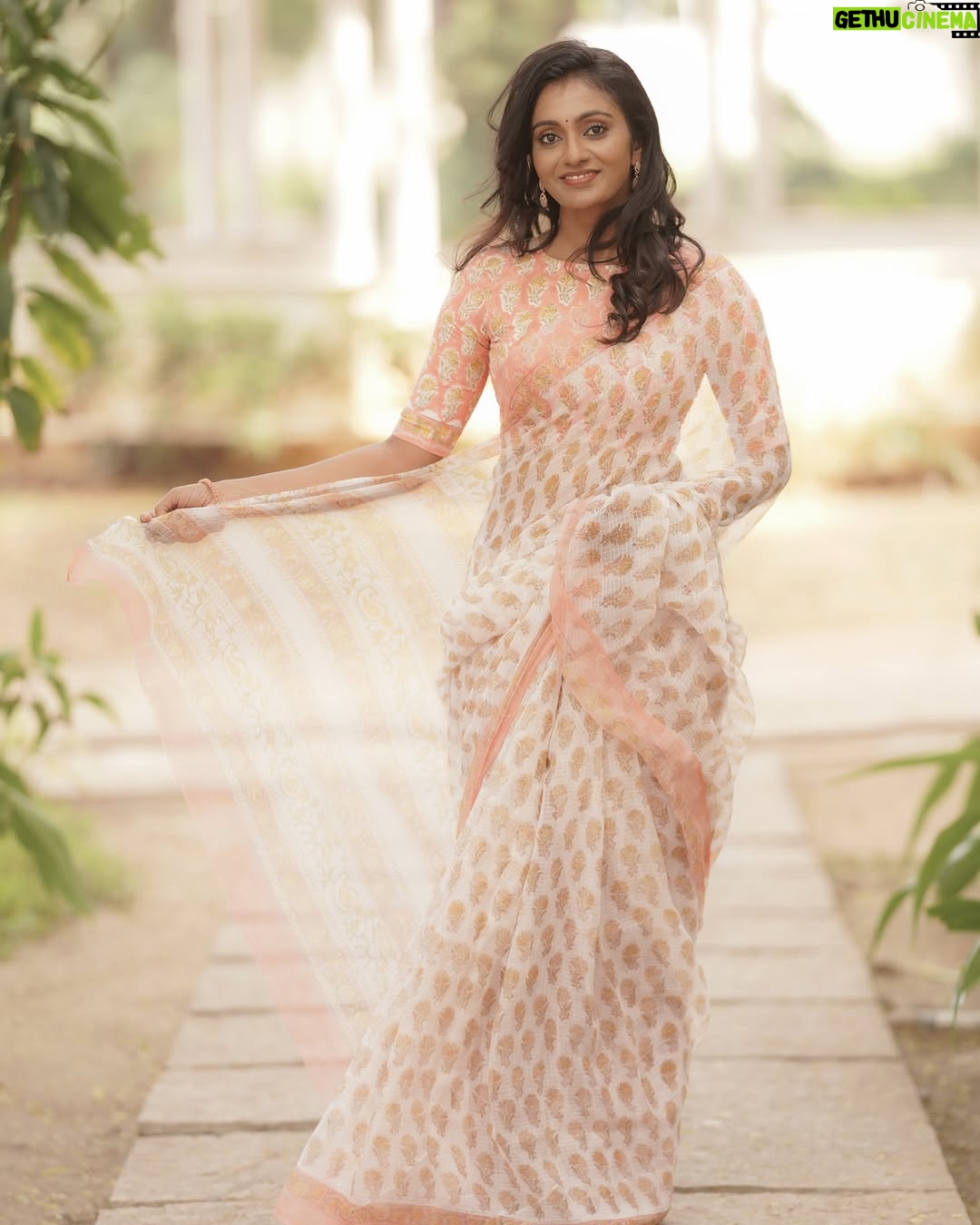 Sunitha Srinivasan - 4K Likes - Artist - @sunitha_official
Costumes - @kaarigai.sarees
Photographer - @camerasenthil
Makeup - @beatyourface_artistry
Hair - @_miss.blender_
Shoot Organized by @rrajeshananda
#sunithasrinivasan #serialactress #model #picofthedays #dogsofinstagram
#suntv