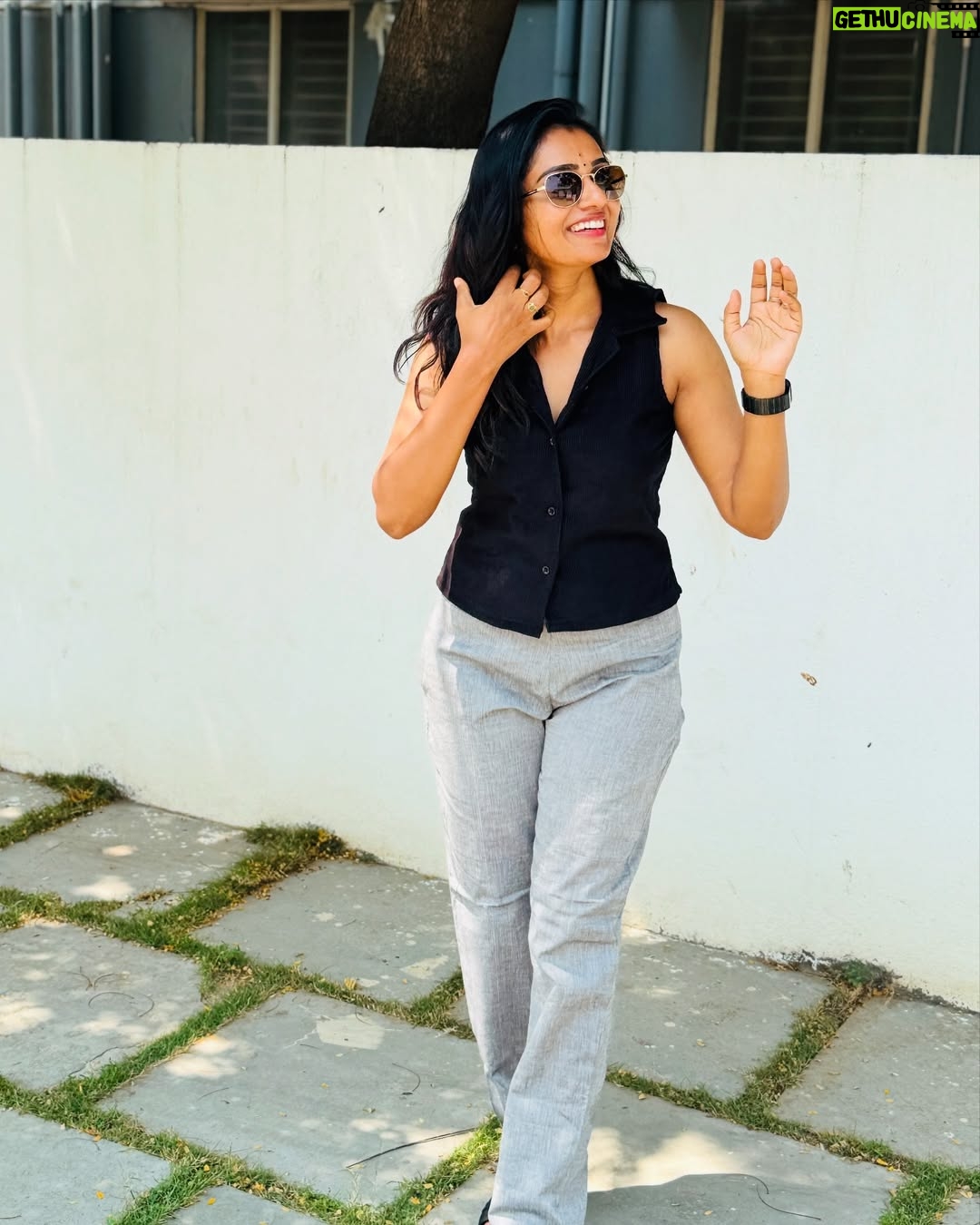 Sunitha Srinivasan - 3.9K Likes - @the.artisantouch
**”Absolutely in love with this outfit ! The fit, fabric, and details are perfection—such a stunning, unique piece. Thank you for creating something so special!”**