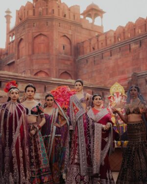 Supriya Pilgaonkar Instagram - The world pauses to dance together, to pray together, to celebrate together. The dhol beats echo unity, the chants of ‘Ganpati Bappa Morya’ dissolve differences. And when Visarjan arrives, we don’t bid him farewell—we promise to welcome him again, together, next year.

Because Ganesha is more than a god—he is a feeling, a festival, a force that binds us all.

𝐔 𝐍 𝐕 𝐄 𝐈 𝐋 𝐈 𝐍 𝐆
𝐉𝐮𝐥𝐨𝐨𝐬 • जुलूस • جلوس

Featured: @shriya.pilgaonkar
@supriyapilgaonkar
Story, concept & direction: @karantorani 
Image courtesy @vanshvirmani
Styling, casting @jahnvibansal
Jewellery @shriparamanijewels
Assistant director @asmipradeep
Hair & Makeup @Bkccad @samanthakochharr
Set Design & execution @thea3project @ambitrix
Floral design partners @blacktulipflowers_india

#ToraniIndia #Juloos #GaneshChaturthi #CelebratingIndia