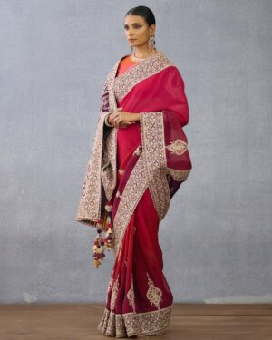 Supriya Pilgaonkar Instagram - @supriyapilgaonkar & @shriya.pilgaonkar ~ playing the muses of Maharashtra in Juloos.

A sunset is nature’s most effortless masterpiece—colors melting into one another, painting the sky like an artist’s final stroke. And what is fashion, if not an extension of this artistry? Featured here is our Saroj lehenga & Sari draped in the hues of dusk, capture the poetry of a setting sun—An ombré of saffron, blush, and deep amber embroidered in the finest of Zardosi and doriya hand embroidered on pure raw silk. 
 

𝐔 𝐍 𝐕 𝐄 𝐈 𝐋 𝐈 𝐍 𝐆
𝐉𝐮𝐥𝐨𝐨𝐬 • जुलूस • جلوس

Story, concept & direction: @karantorani 
Image courtesy @vanshVirmani 
Styling, casting @jahnvibansal
Jewellery @shriparamanijewels
Assistant director @asmipradeep
Hair & Makeup @Bkccad @samanthakochharr
Set Design & execution @thea3project @ambitrix
Floral design partners @blacktulipflowers_india

#ToraniIndia #Juloos #GaneshChaturthi #CelebratingIndia
