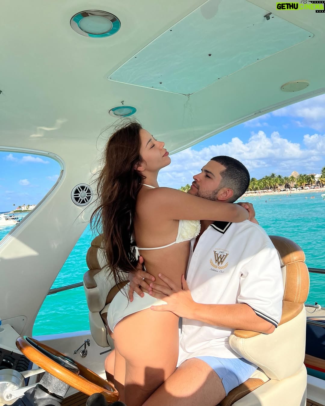 Sury Sadai - 161.6K Likes - 3 días para la BODA 💍🤍 
@delamaryachts