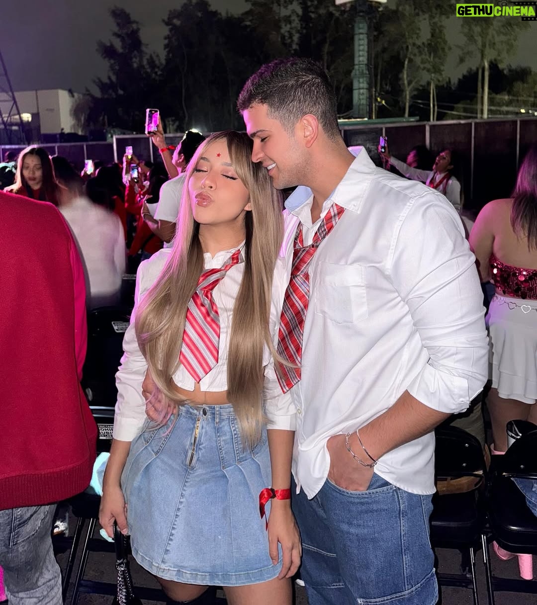 Sury Sadai - 147.2K Likes - Mi niña interior no puede creer que vi a RBD❤️🎤🥰 la foto 2 es mi favorita 
.
.
.
#love #rbd #concierto #goals #actriz #happy