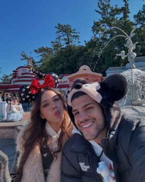 Sury Sadai Instagram - DISNEY TOKYO contigo ♥️♥️🏰 🌍 ♥️