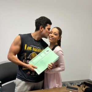 Sury Sadai Instagram - Compramos nuestra primer casa de recién casados 🔐🥰❤️ una nueva aventura juntos cumpliendo nuestros sueños ✨💍 te amo con todo mi corazón, iniciamos esta etapa siendo un equipo, nunca creí que llegaría este momento pero ahora todo el sacrificio valió la pena, los tiempos de Dios son perfectos y nos ha llevado de la mano paso a paso 🙌🏻