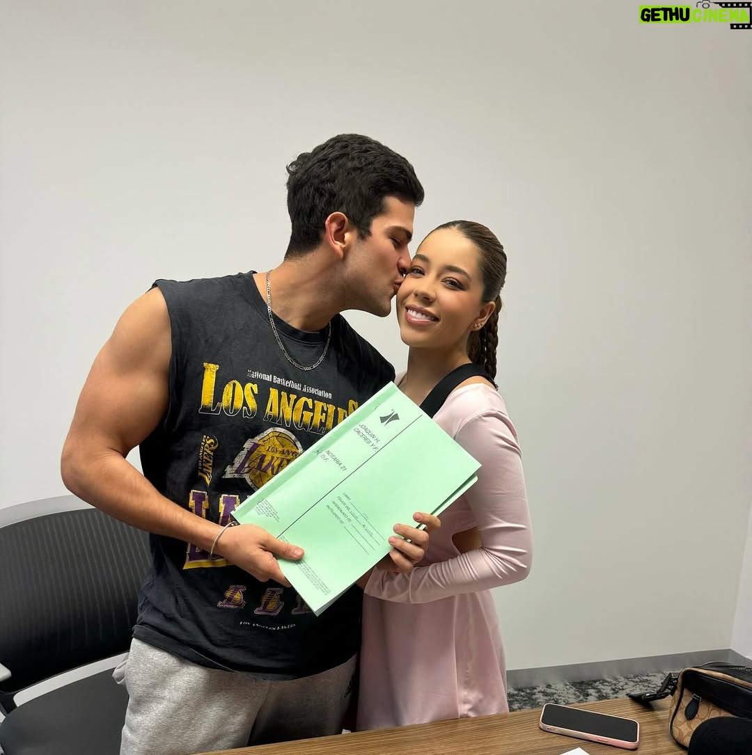 Sury Sadai - 213.3K Likes - Compramos nuestra primer casa de recién casados 🔐🥰❤️ una nueva aventura juntos cumpliendo nuestros sueños ✨💍 te amo con todo mi corazón, iniciamos esta etapa siendo un equipo, nunca creí que llegaría este momento pero ahora todo el sacrificio valió la pena, los tiempos de Dios son perfectos y nos ha llevado de la mano paso a paso 🙌🏻